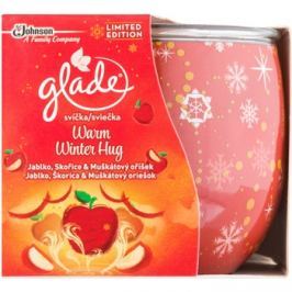 Glade Warm Winter Hug vonná svíčka 120 g